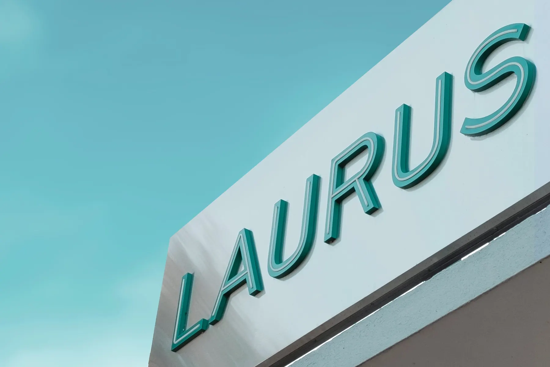Laurus Hotel brand identity